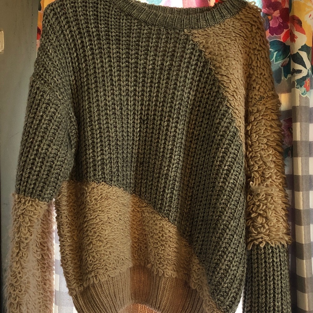 And the why sweater m/l